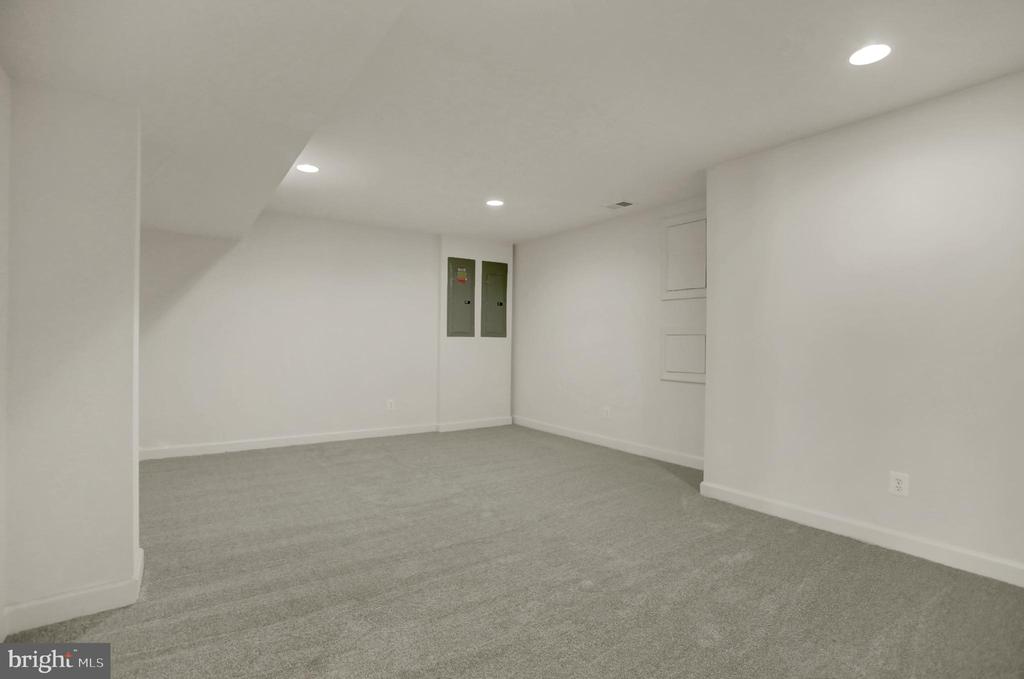 234 Spectacular Bid Dr