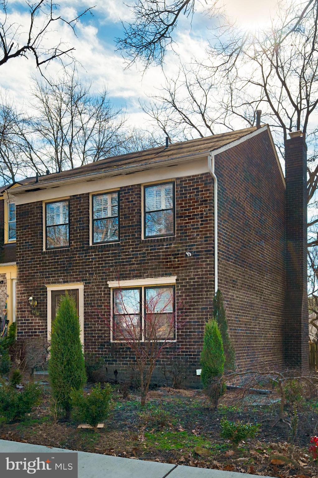 5738 YELLOWROSE COURT