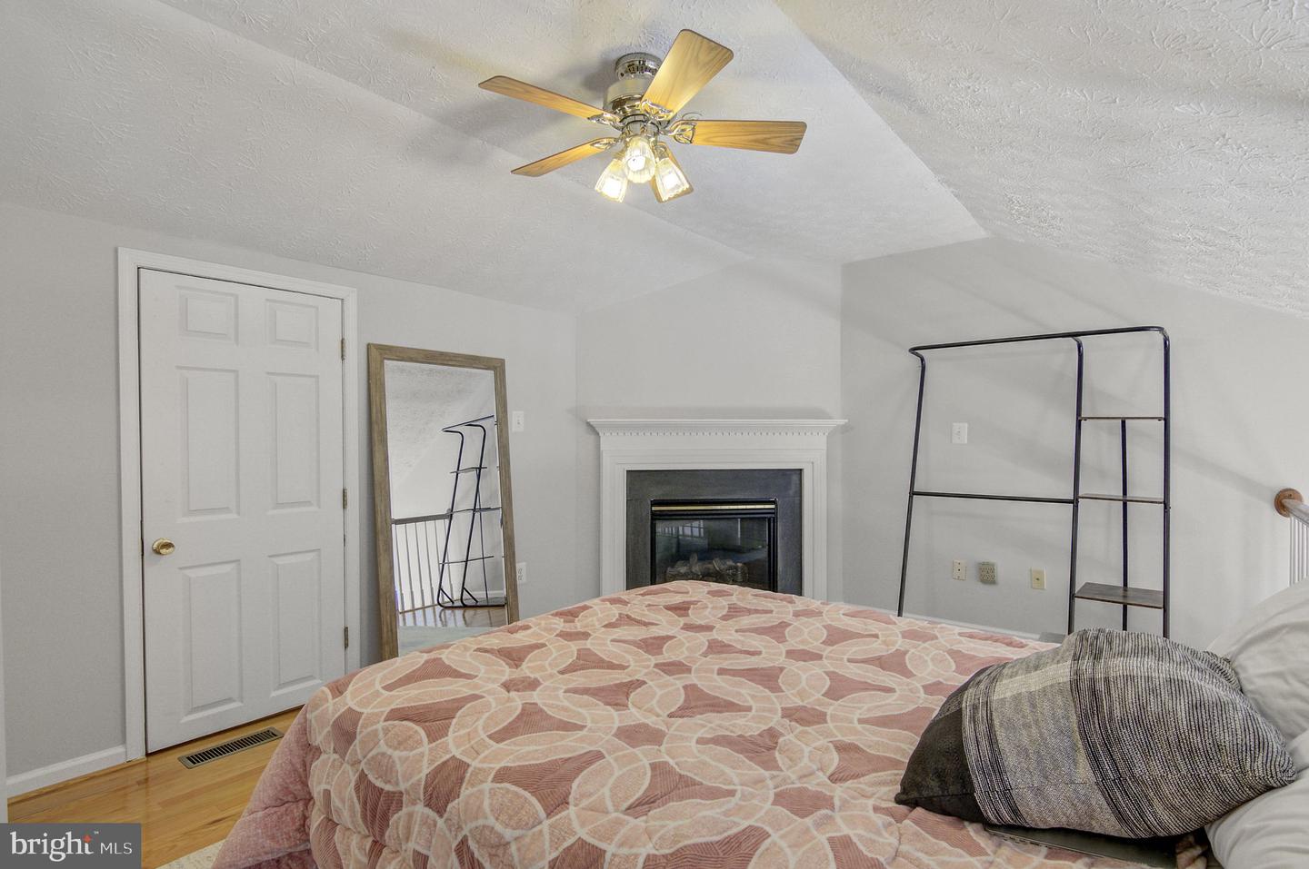 3334 Hollow Ct