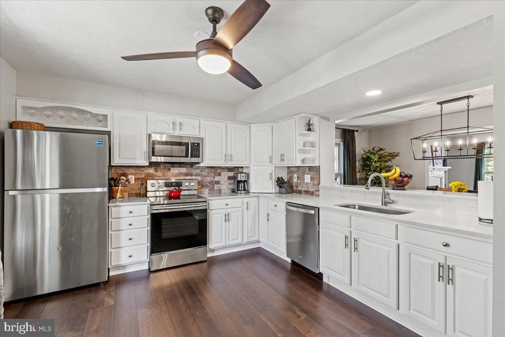 6322 Roan Stallion Ln