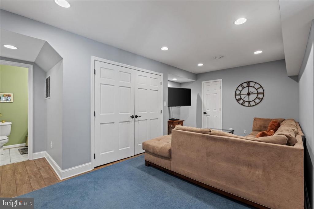 6322 Roan Stallion Ln
