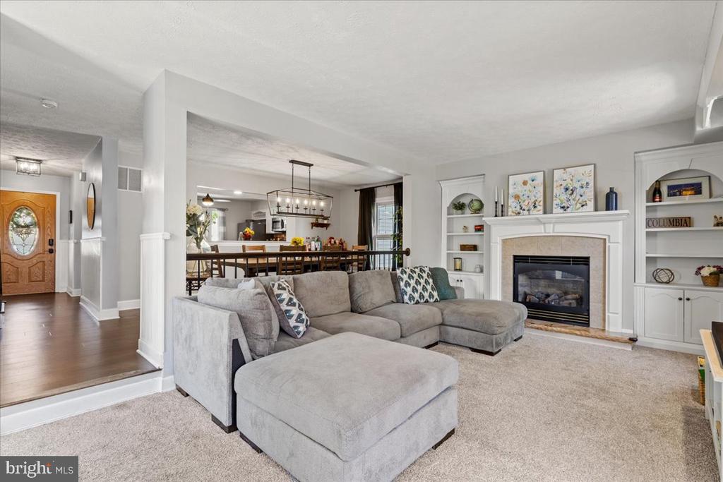 6322 Roan Stallion Ln