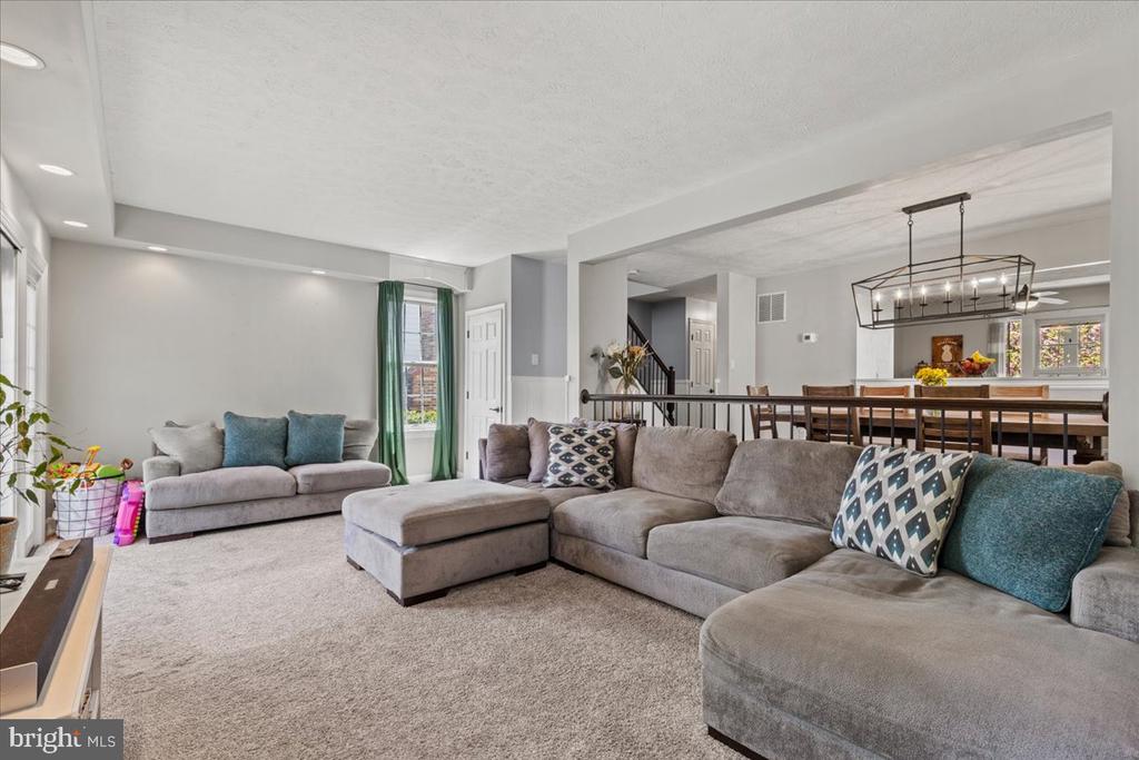 6322 Roan Stallion Ln