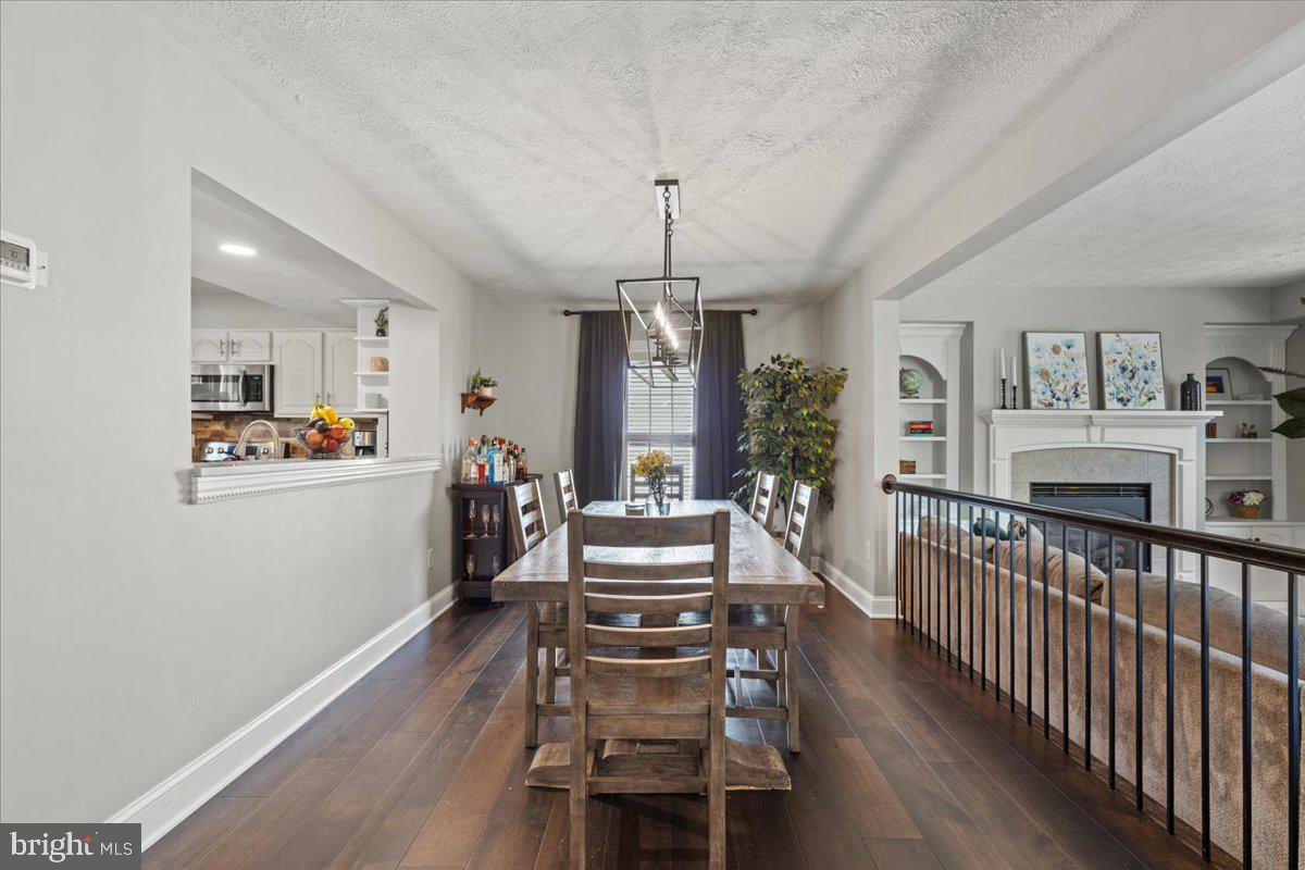 6322 Roan Stallion Ln
