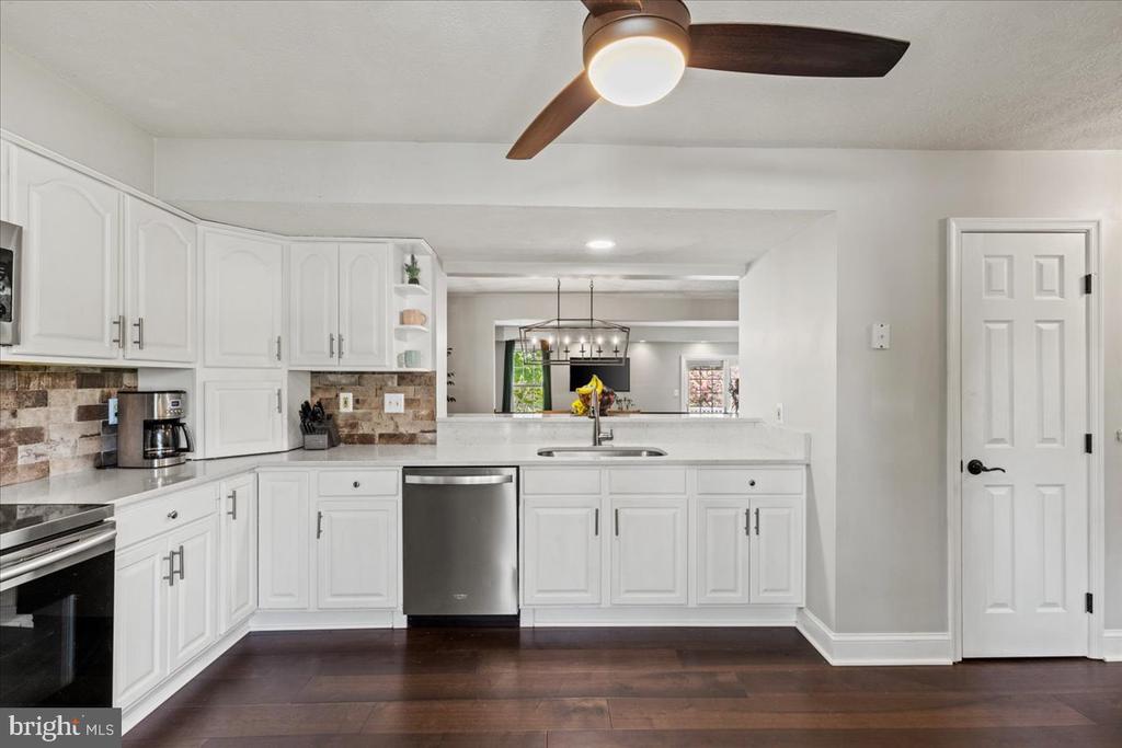 6322 Roan Stallion Ln
