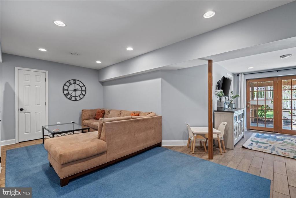 6322 Roan Stallion Ln