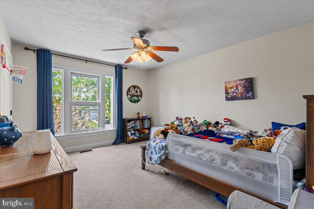 6322 Roan Stallion Ln