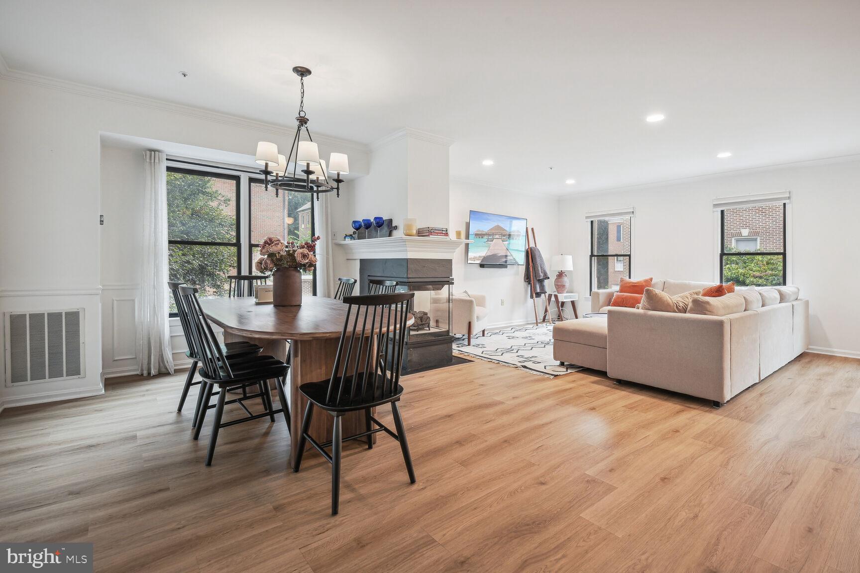 120 RIDGEPOINT PLACE