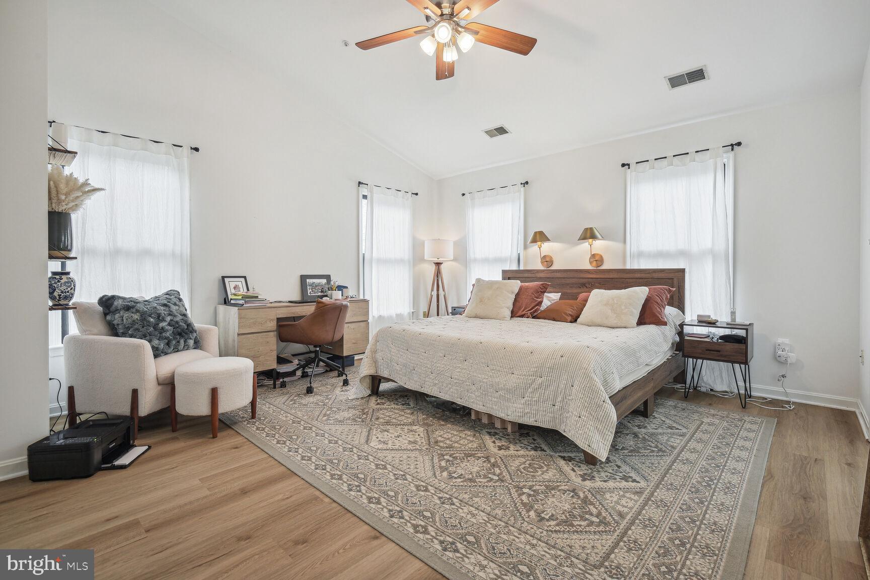 120 RIDGEPOINT PLACE