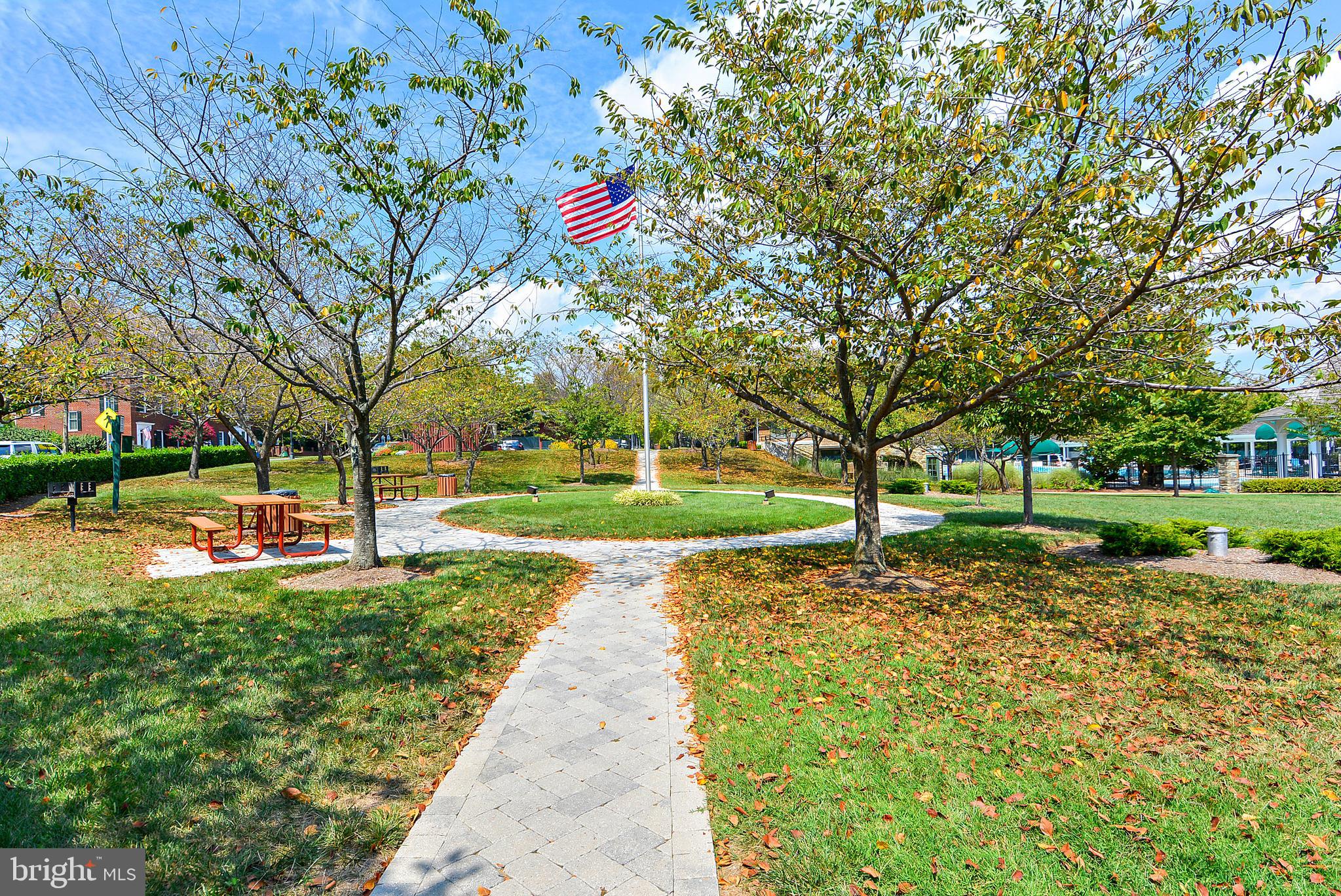 120 RIDGEPOINT PLACE