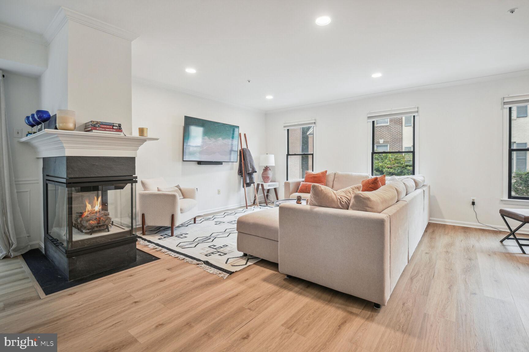 120 RIDGEPOINT PLACE