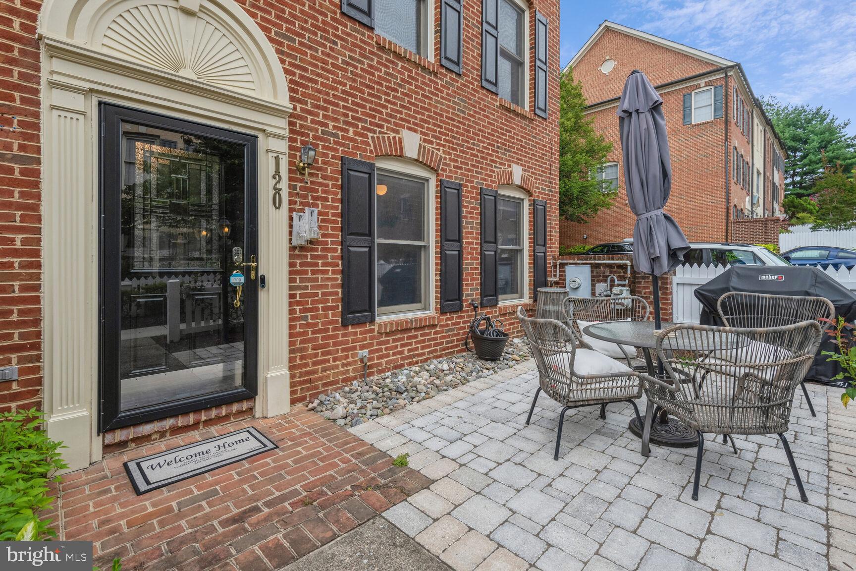 120 RIDGEPOINT PLACE
