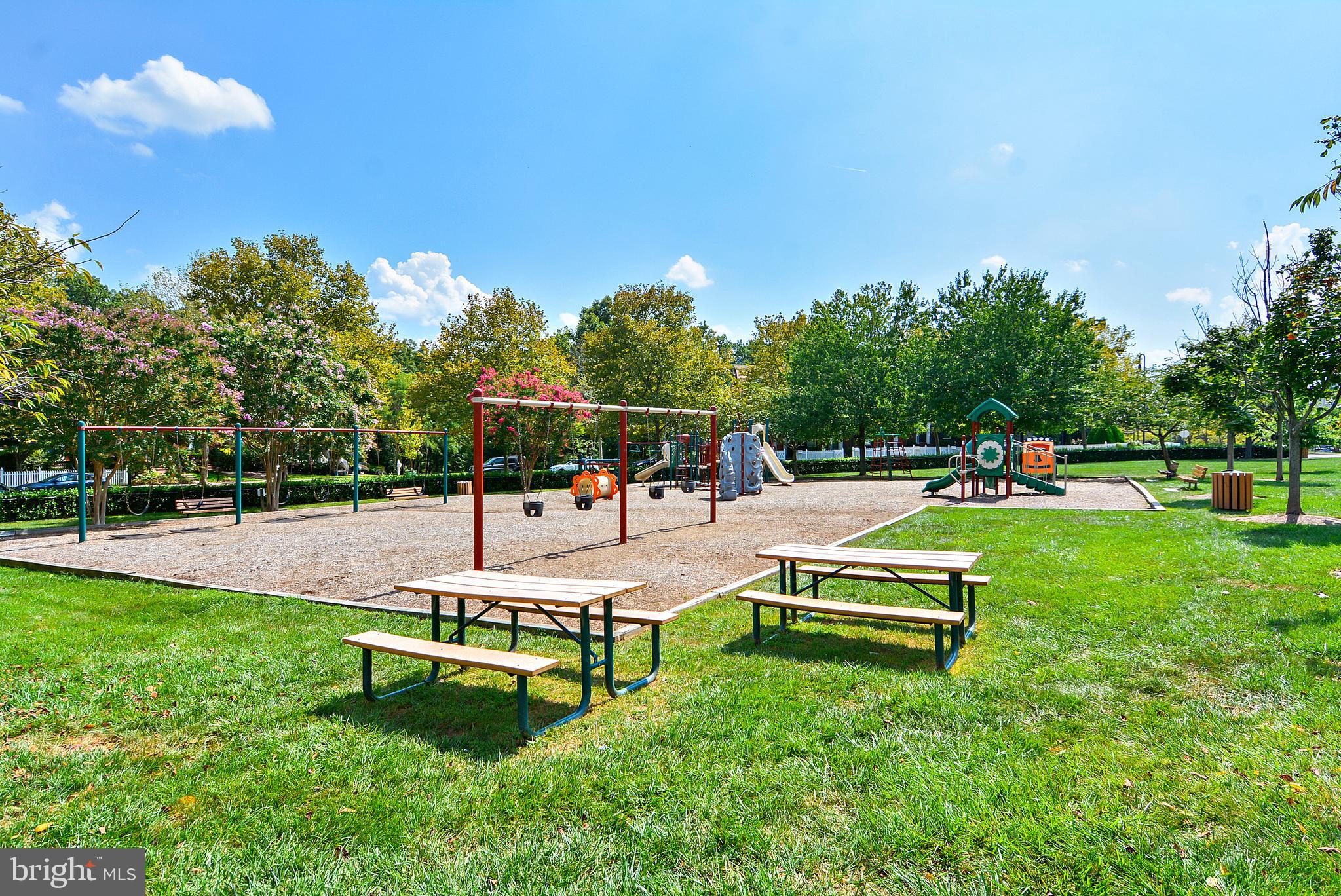 120 RIDGEPOINT PLACE