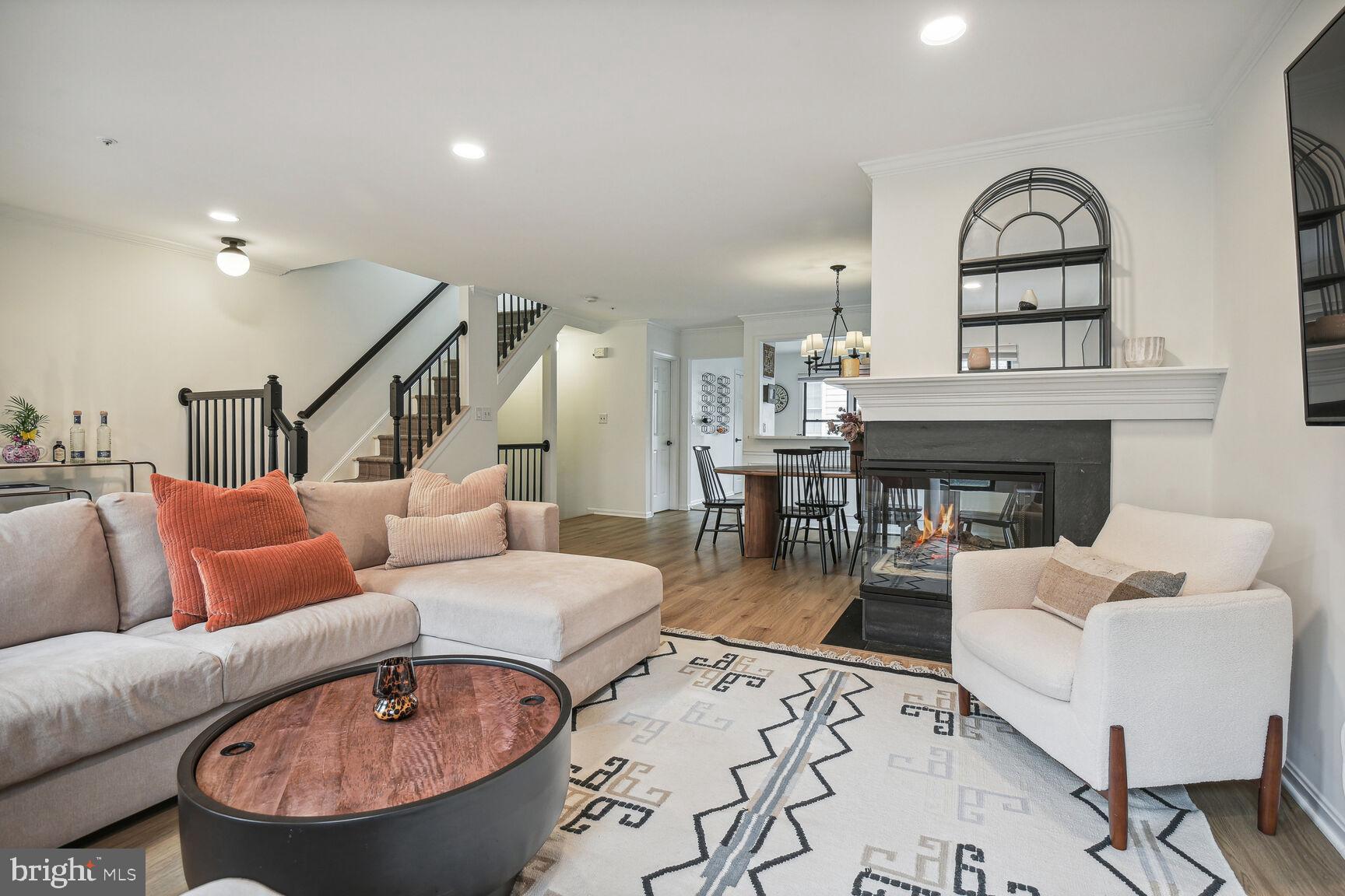 120 RIDGEPOINT PLACE