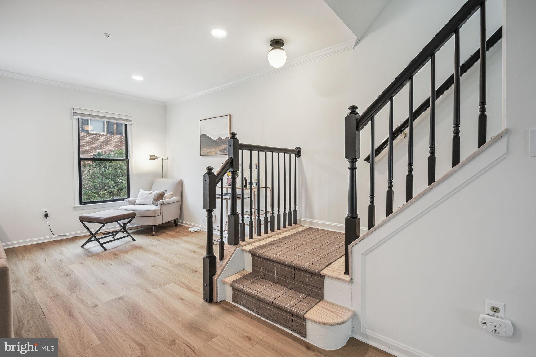 120 RIDGEPOINT PLACE