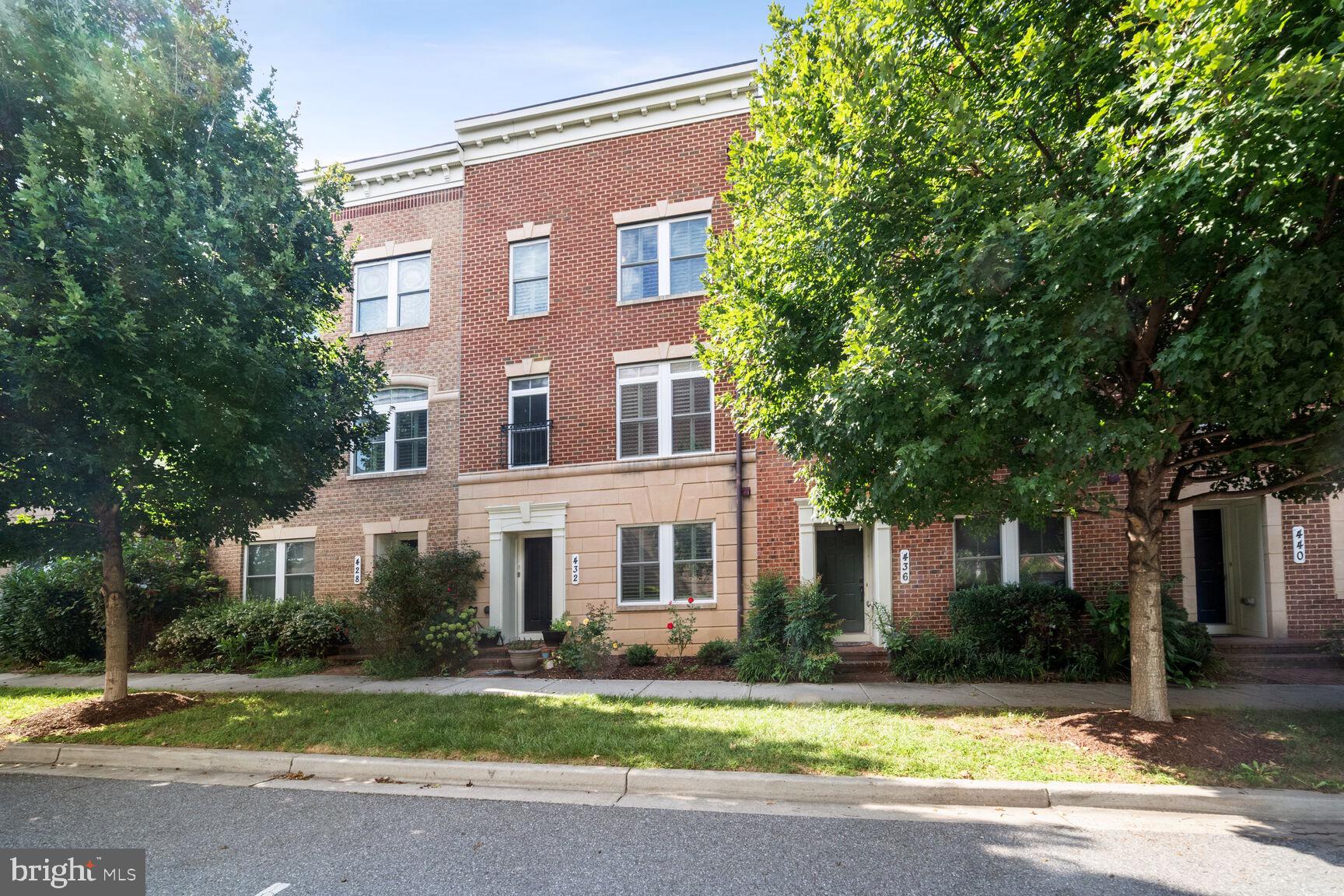 432 GRAND STREET