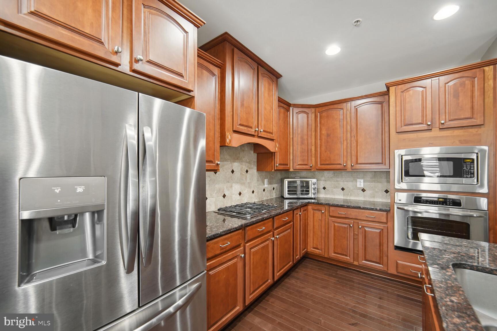 432 GRAND STREET
