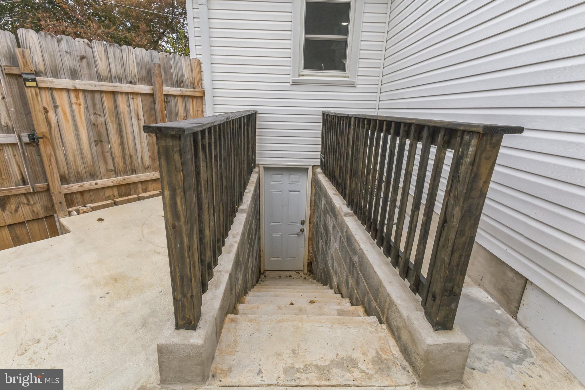 601 LINCOLN STREET