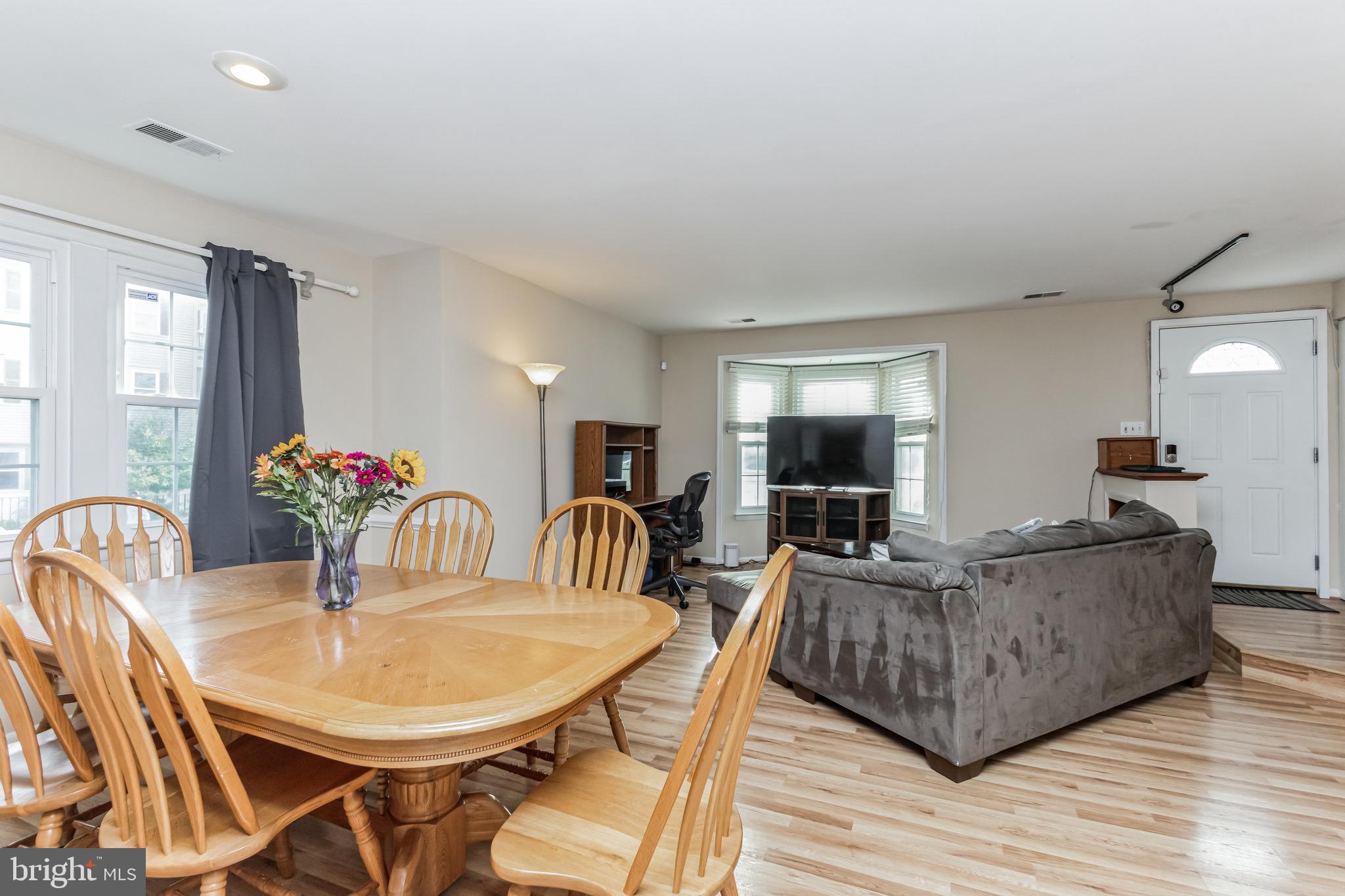 36 APPLEDOWRE COURT 56