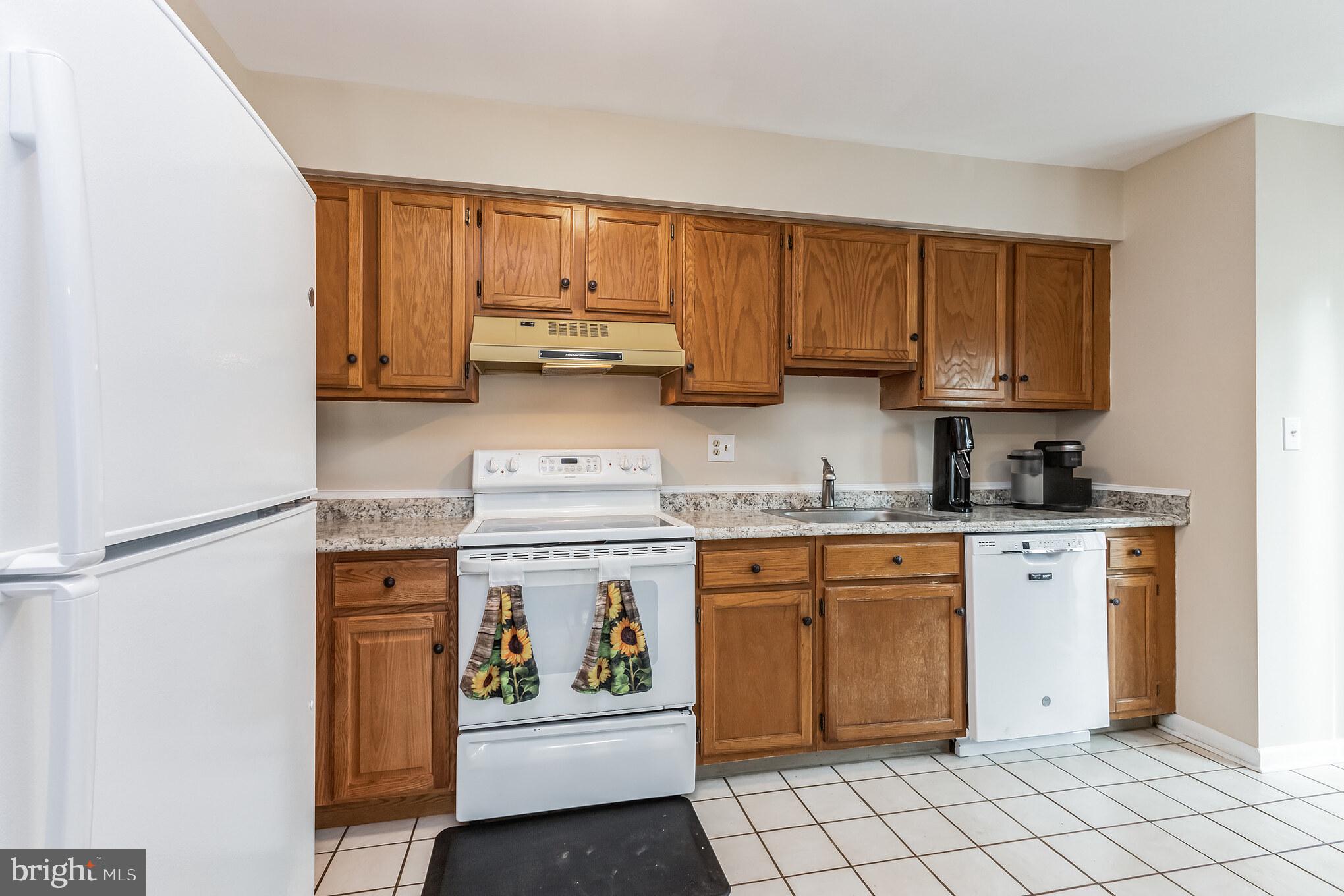 36 APPLEDOWRE COURT 56