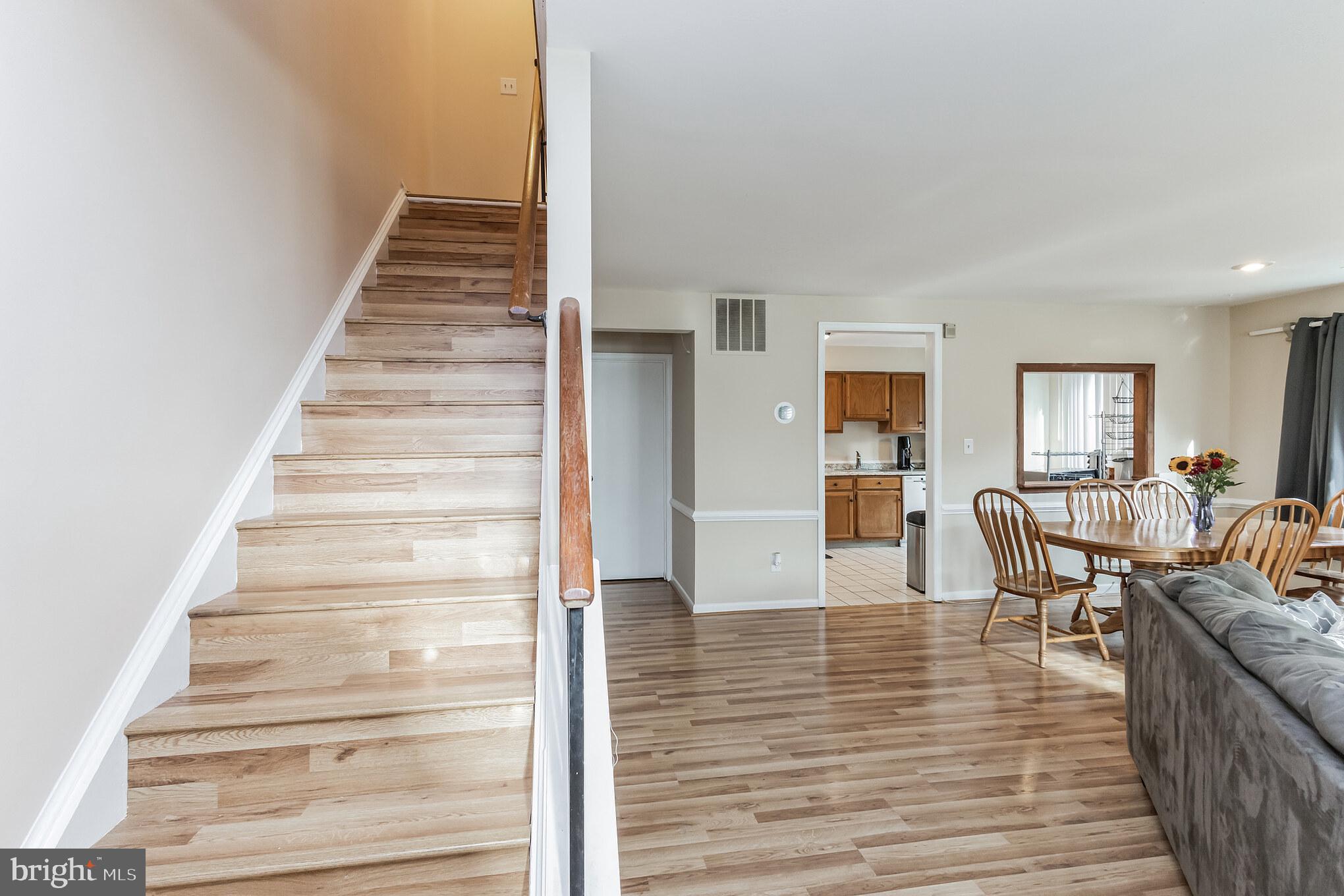 36 APPLEDOWRE COURT 56