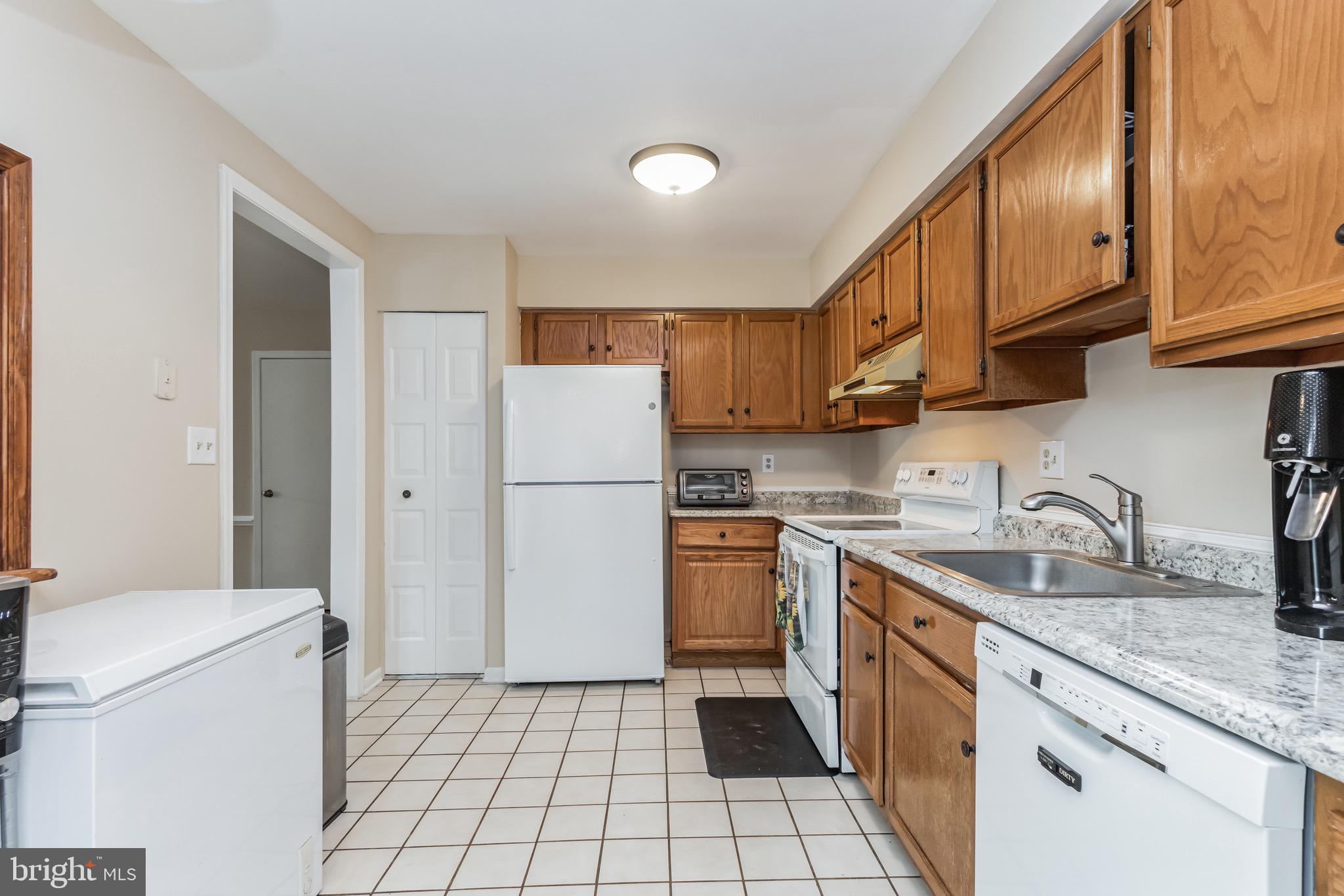 36 APPLEDOWRE COURT 56