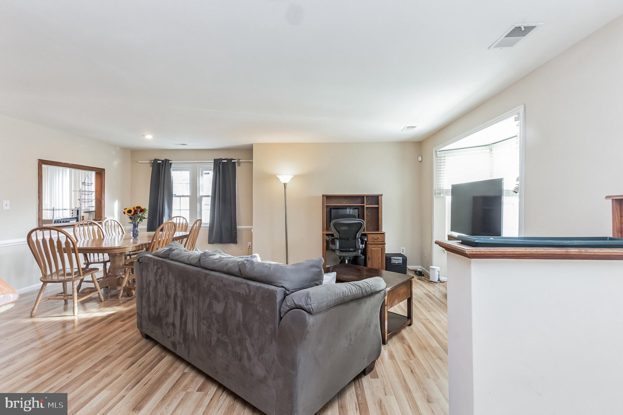 36 APPLEDOWRE COURT 56