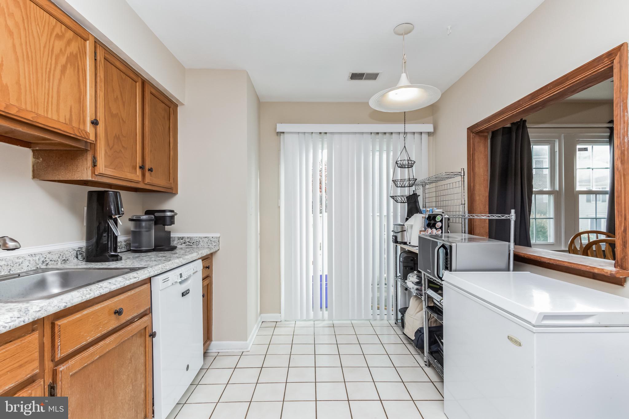 36 APPLEDOWRE COURT 56