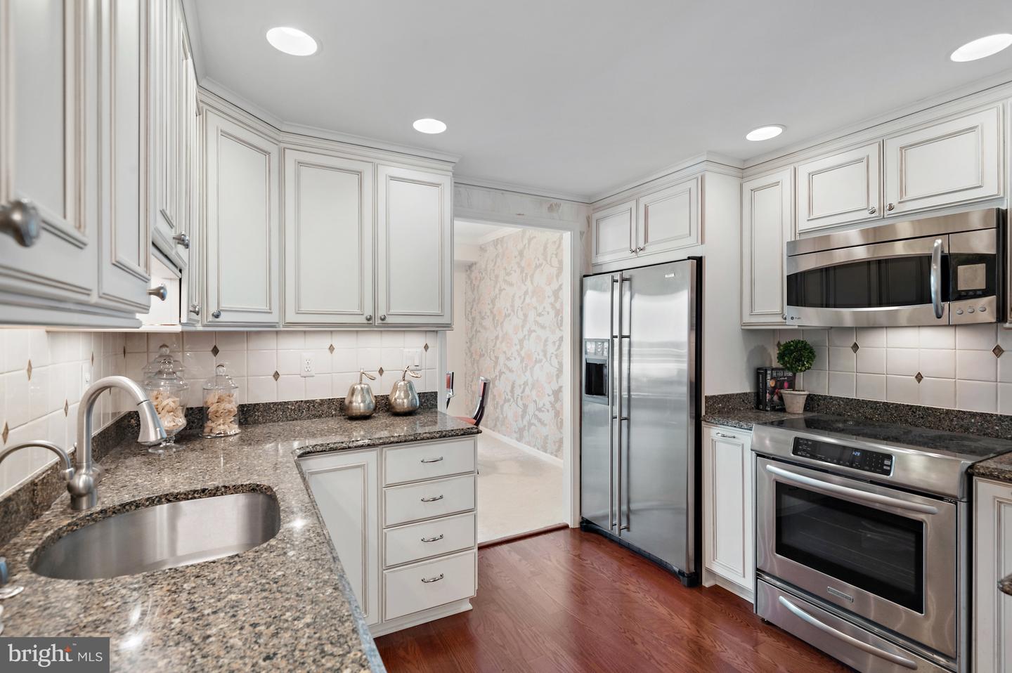 5600 Wisconsin Ave #1-1305