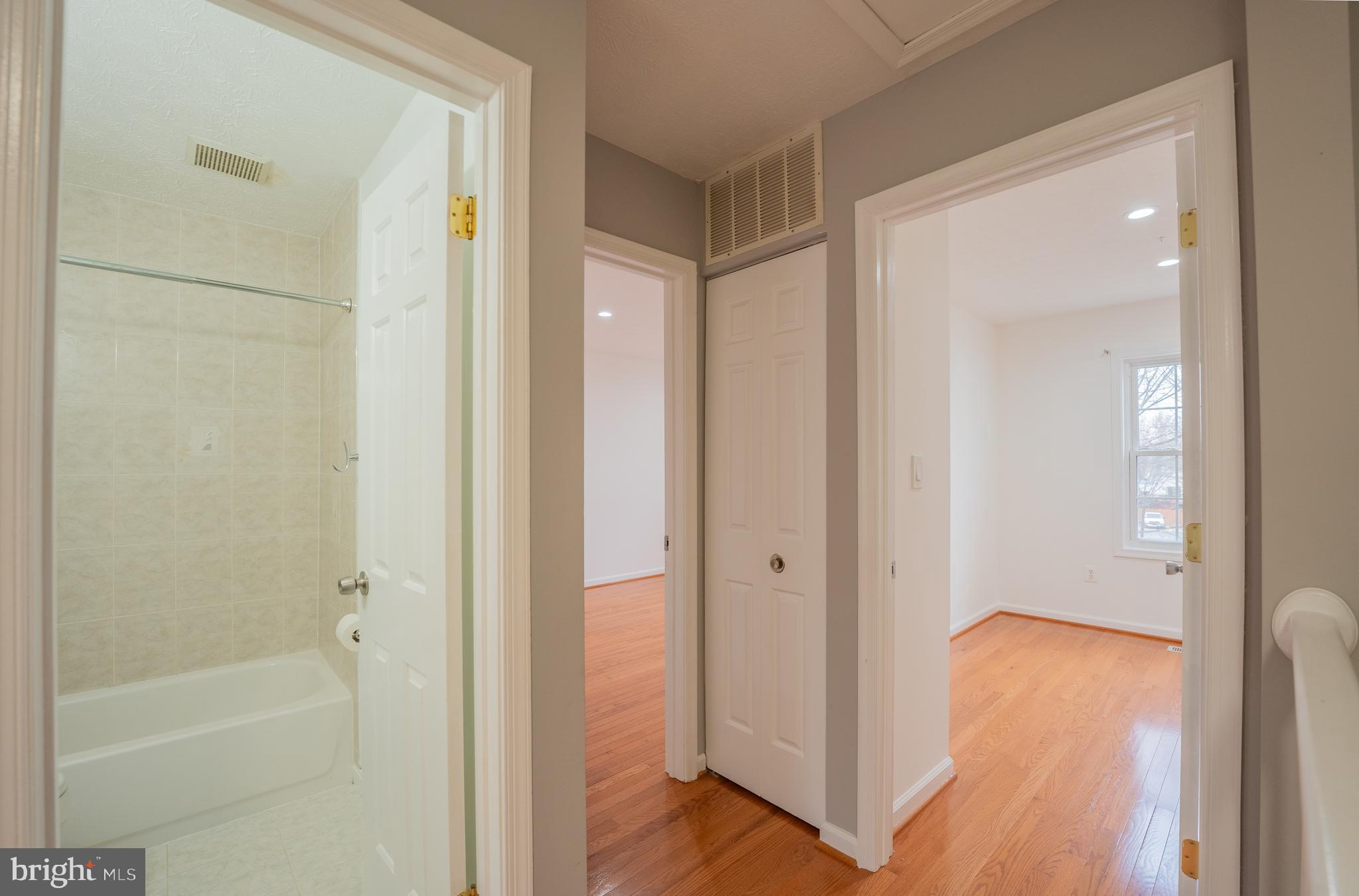 13 Gas Light Ct