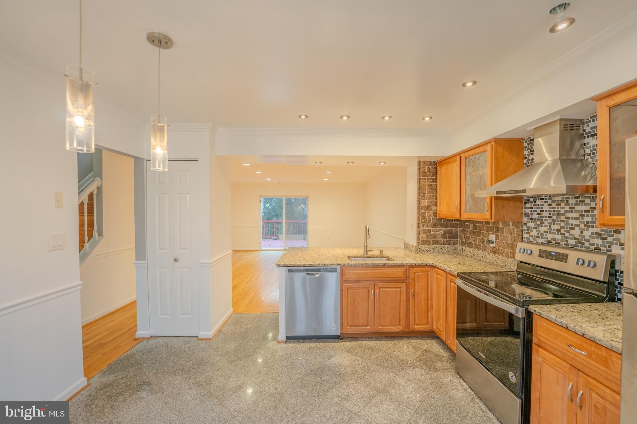 13 Gas Light Ct