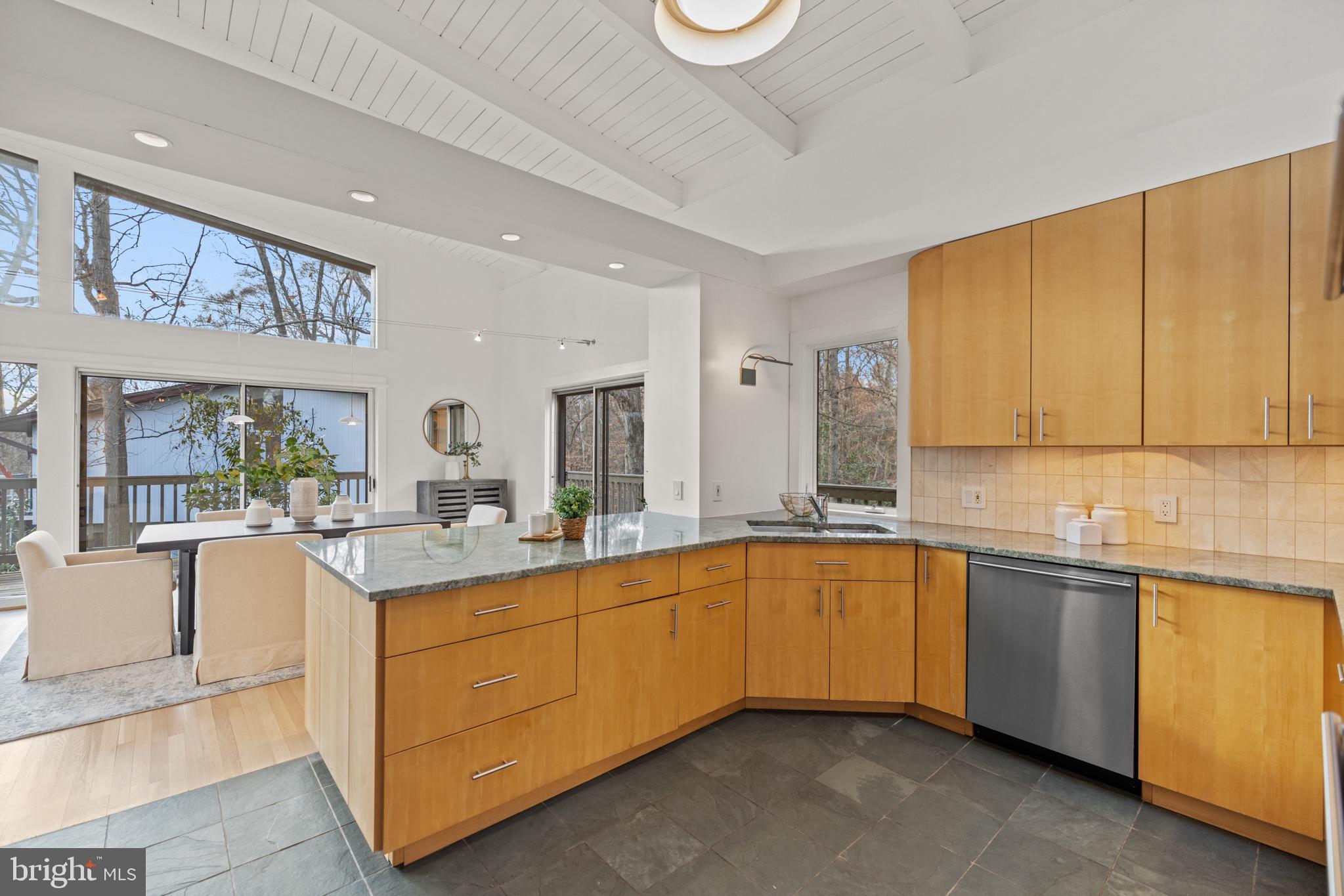 8010 RIVERSIDE DRIVE