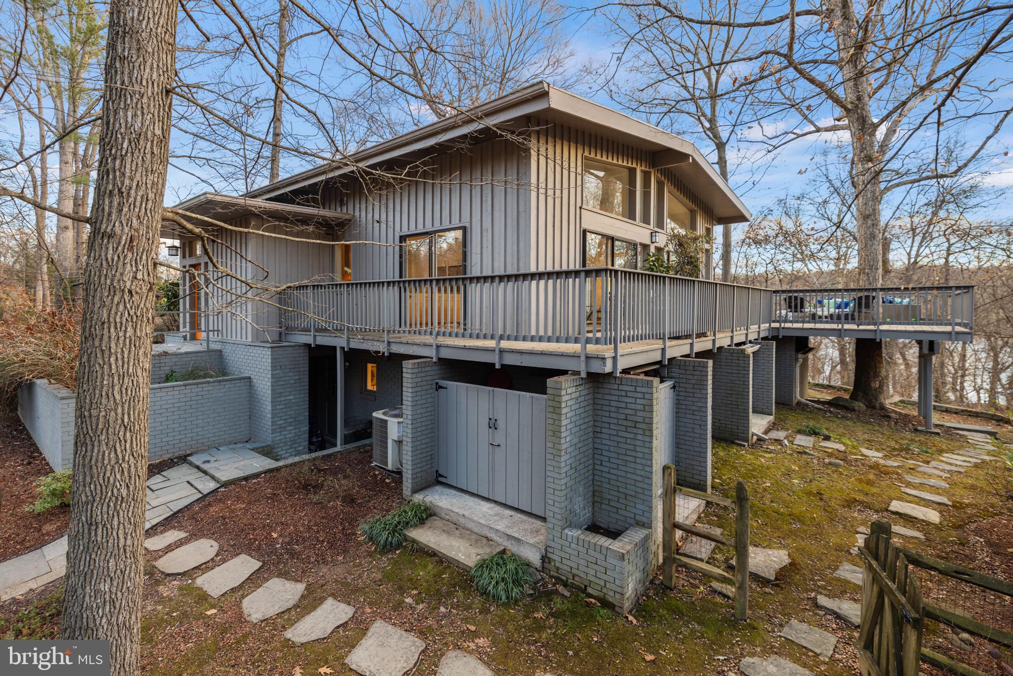 8010 RIVERSIDE DRIVE