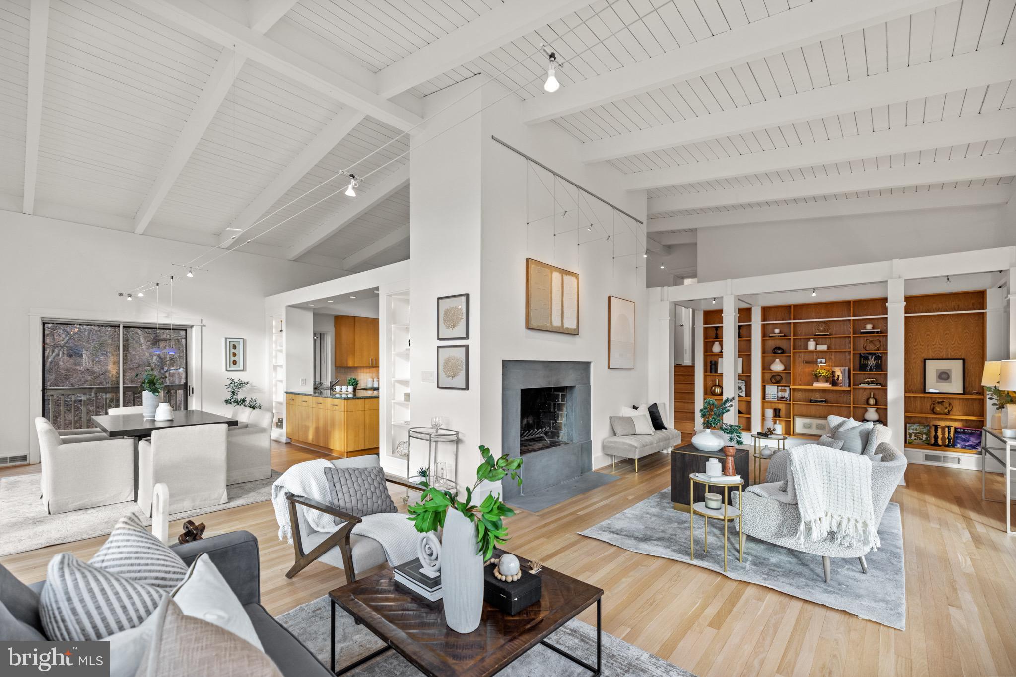 8010 RIVERSIDE DRIVE