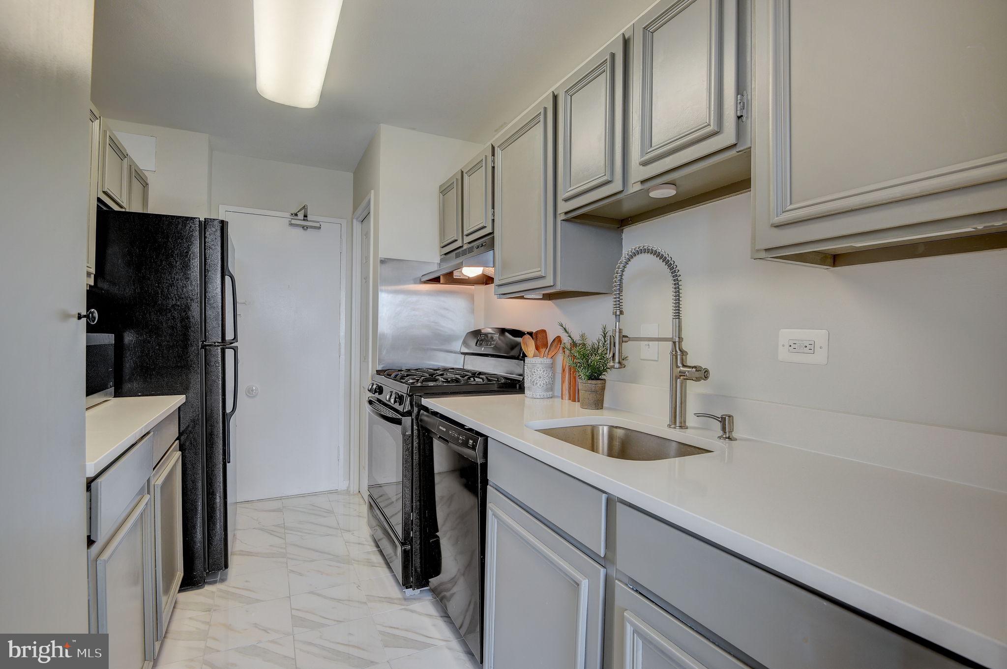 1900 LYTTONSVILLE ROAD 1109