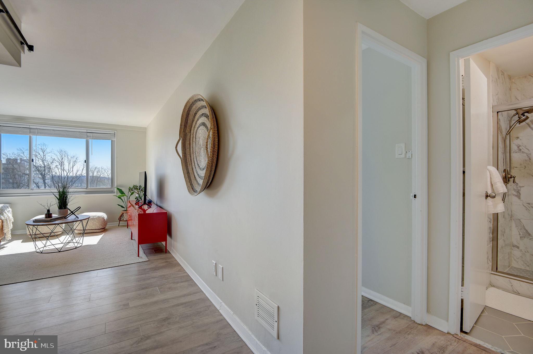 1900 LYTTONSVILLE ROAD 1109