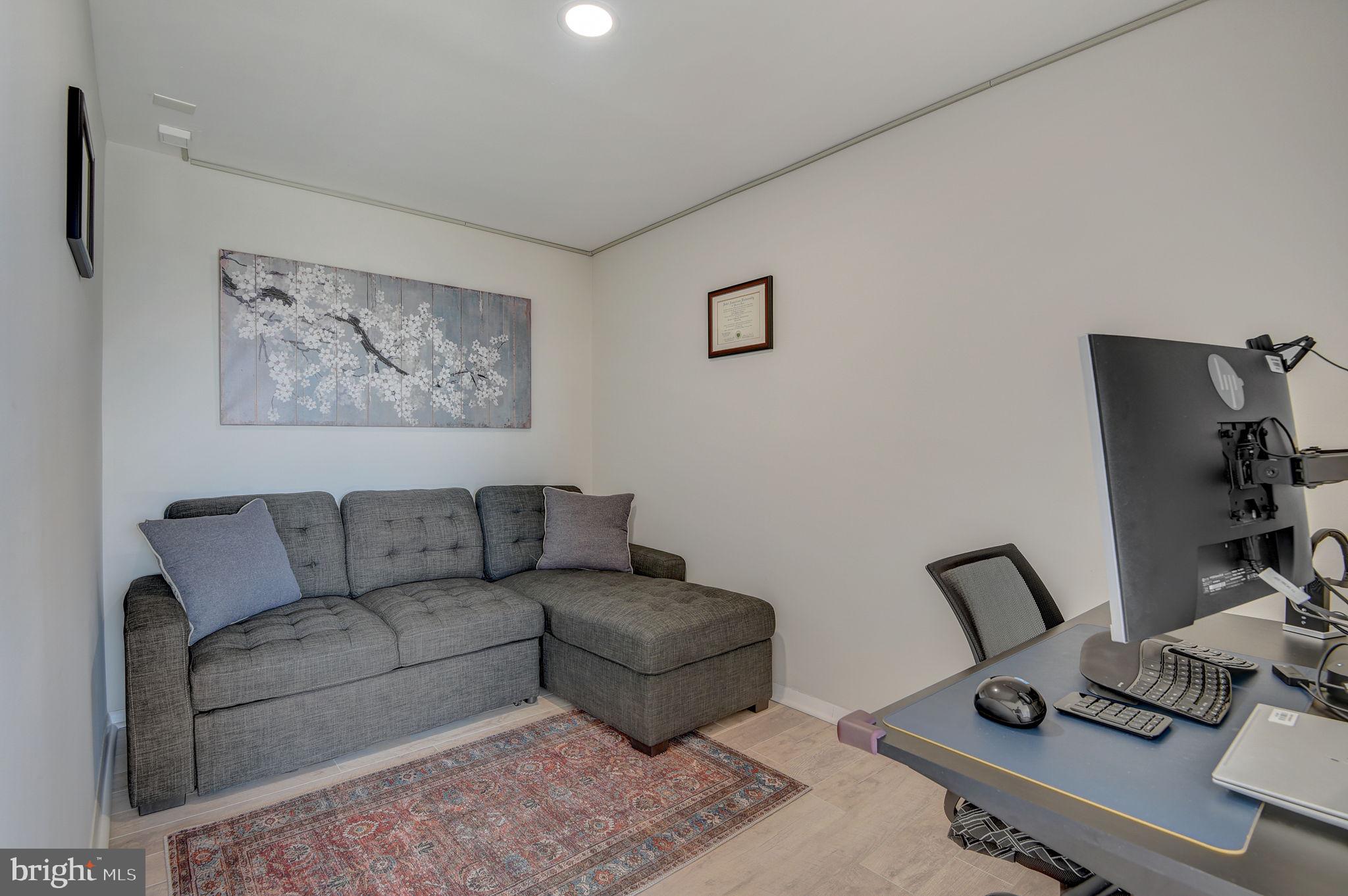 1900 LYTTONSVILLE ROAD 1109