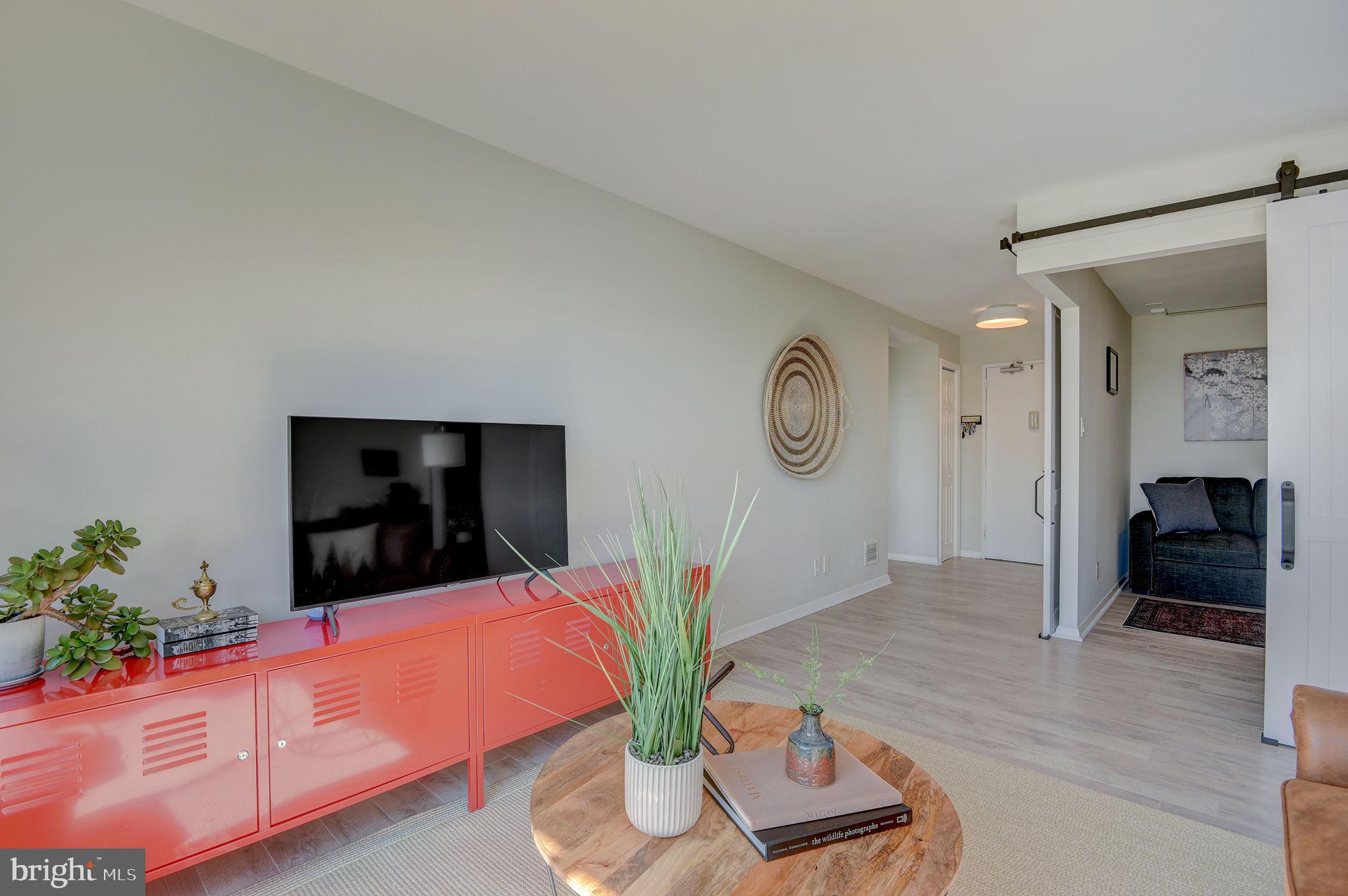 1900 LYTTONSVILLE ROAD 1109