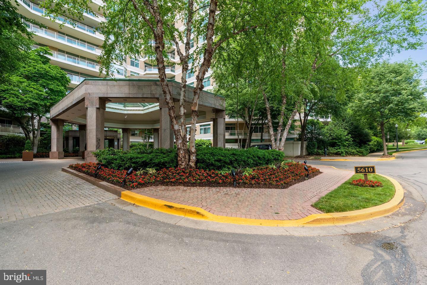 5610 Wisconsin Ave #109