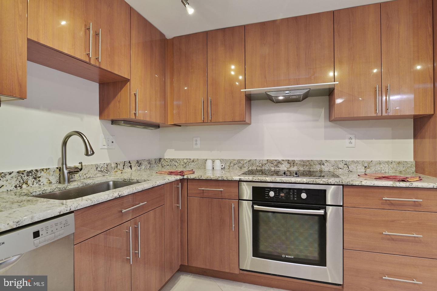 5610 Wisconsin Ave #109