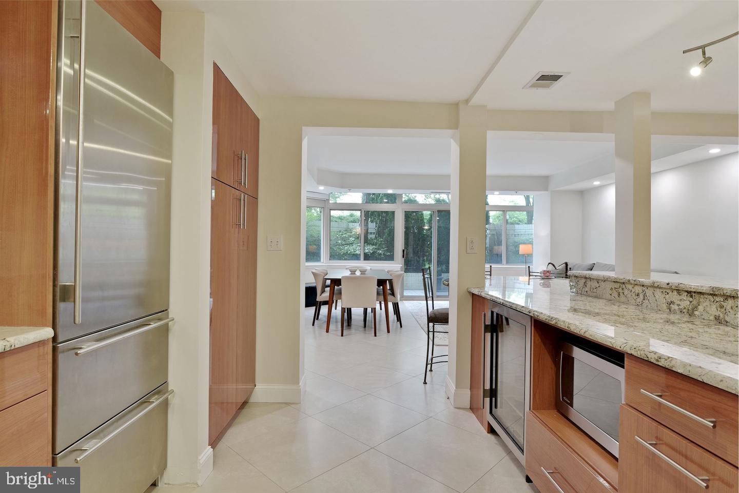 5610 Wisconsin Ave #109