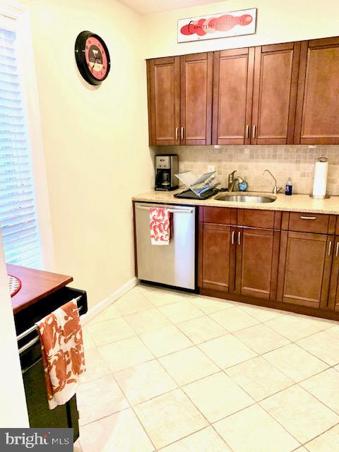 4814 HAMPDEN LANE R-2