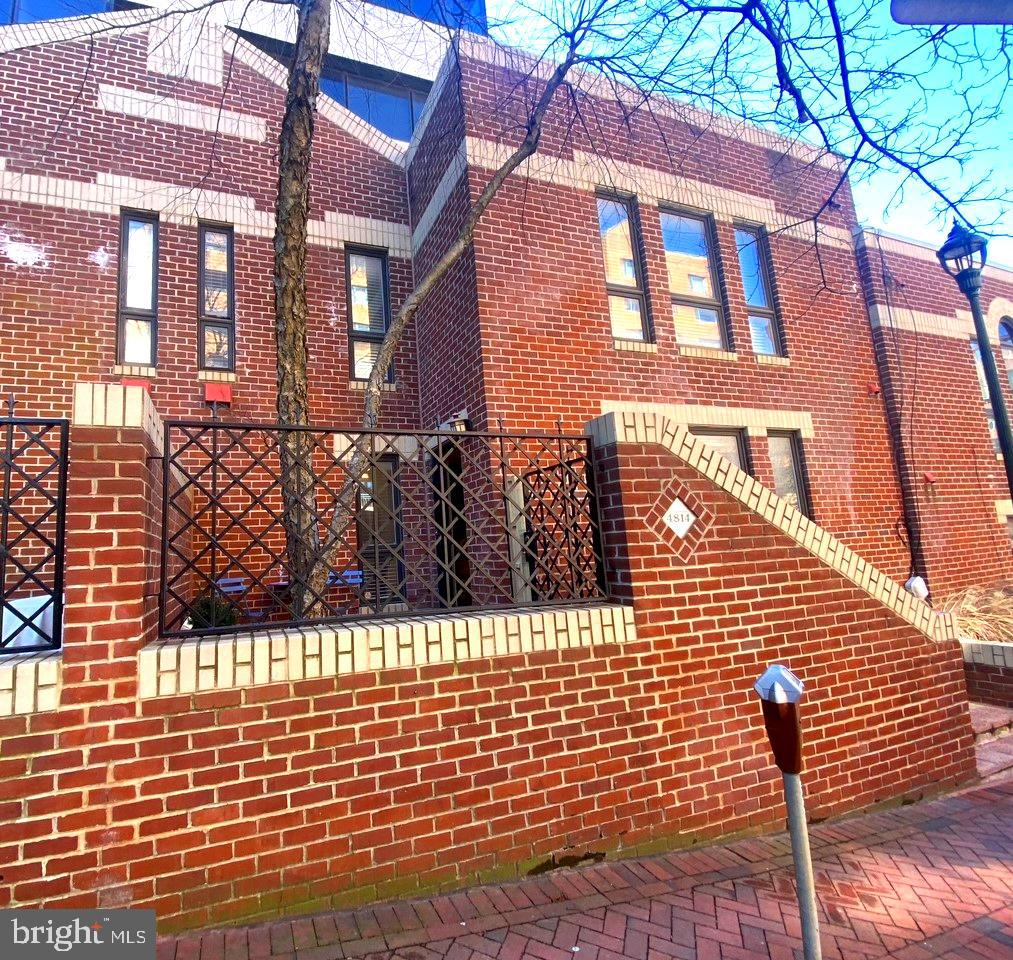 4814 HAMPDEN LANE R-2