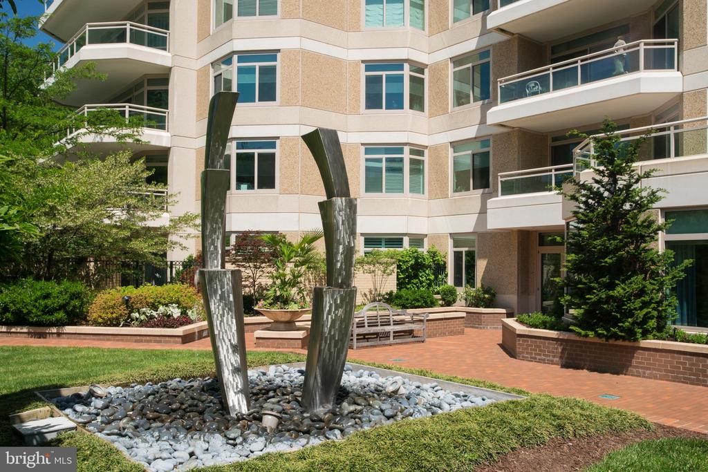 5630 Wisconsin Ave #1504