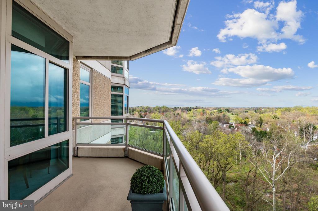 5630 Wisconsin Ave #1504