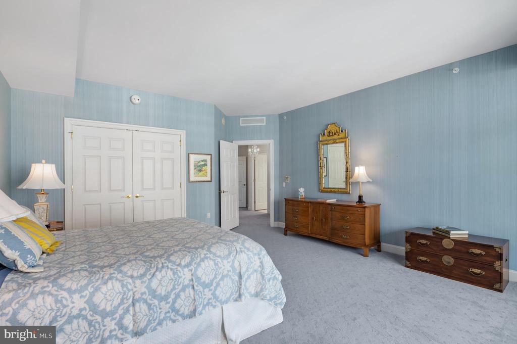 5630 Wisconsin Ave #1504