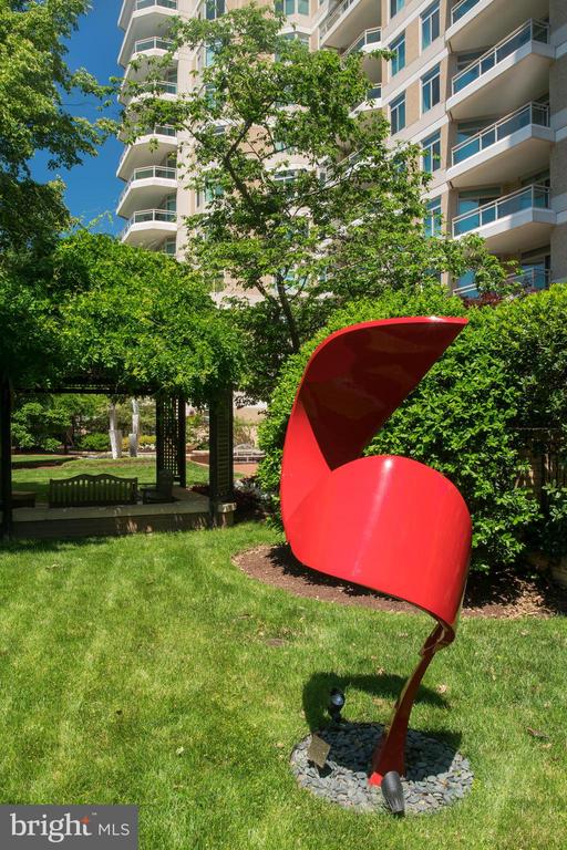 5630 Wisconsin Ave #1504