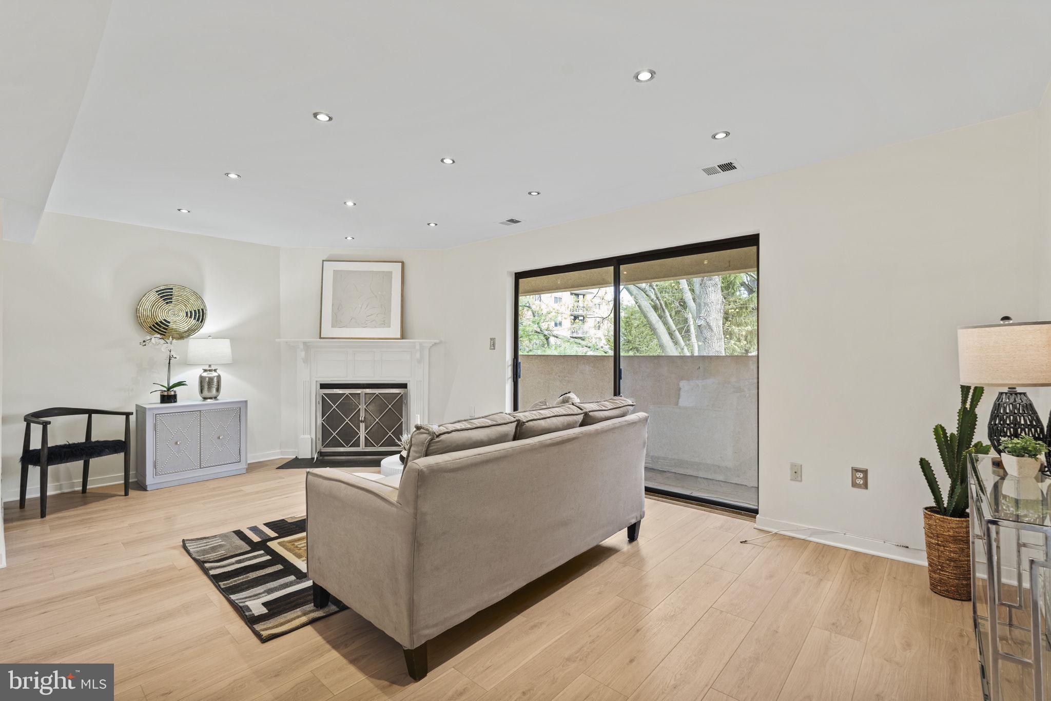 8929 Battery Pl #22