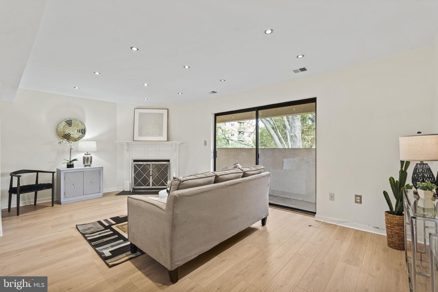 8929 Battery Pl #22