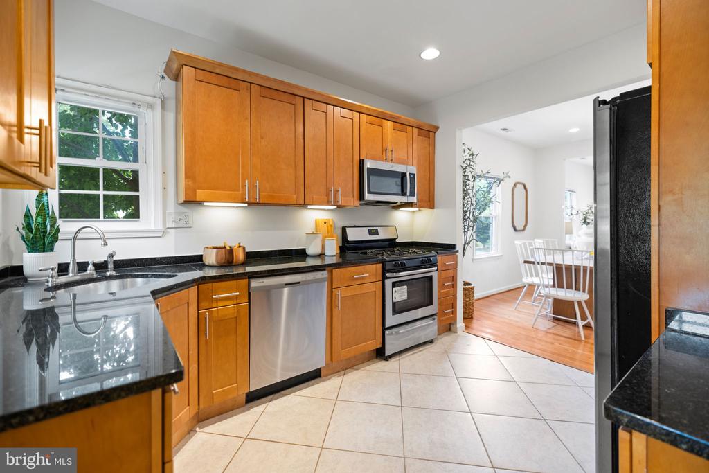 801 THAYER AVENUE